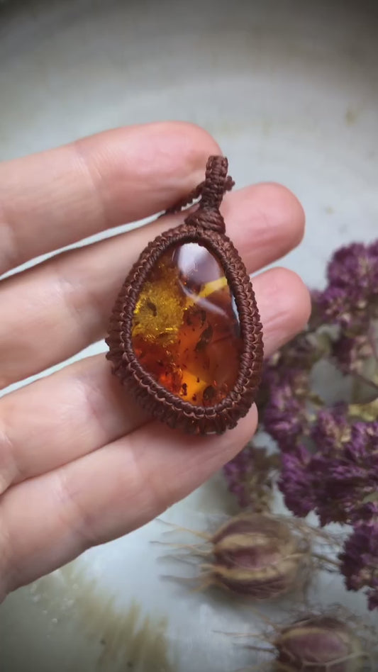 Barnsteen / Amber