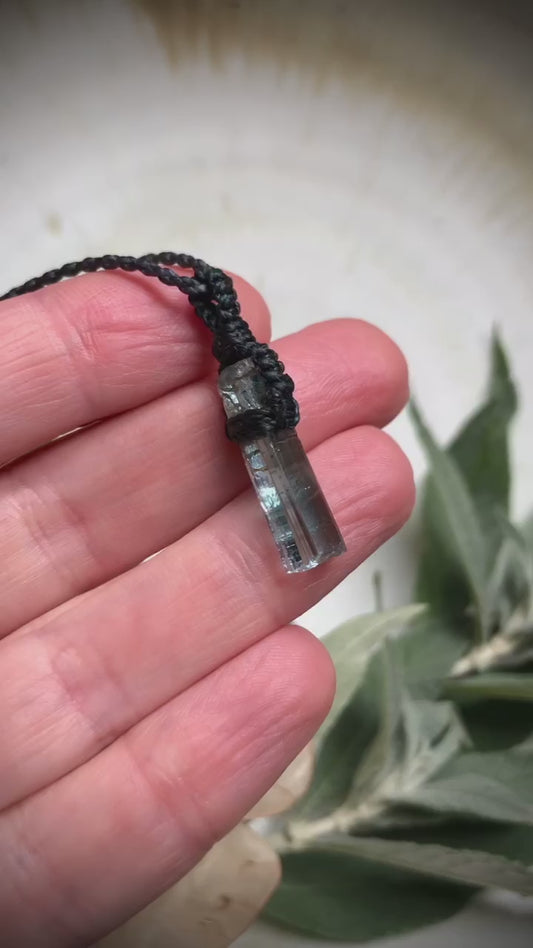 Indigoliet kristal (Blauwe Toermalijn)